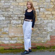 Loose Fitting cropped Trousers